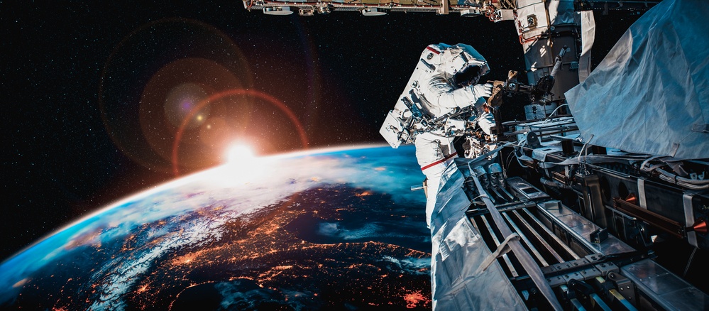 LIVE: первый в 2021 году выход космонавтов в открытый космос. Полный список  всех работ за бортом