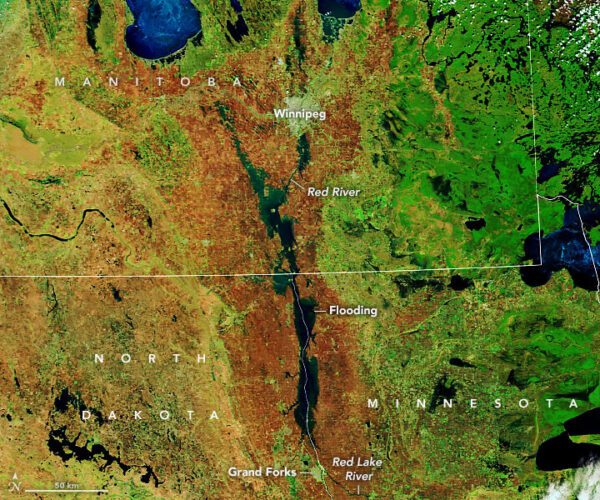 Сильнейшее за 10 лет наводнение в США увидели из космоса спутники NASA