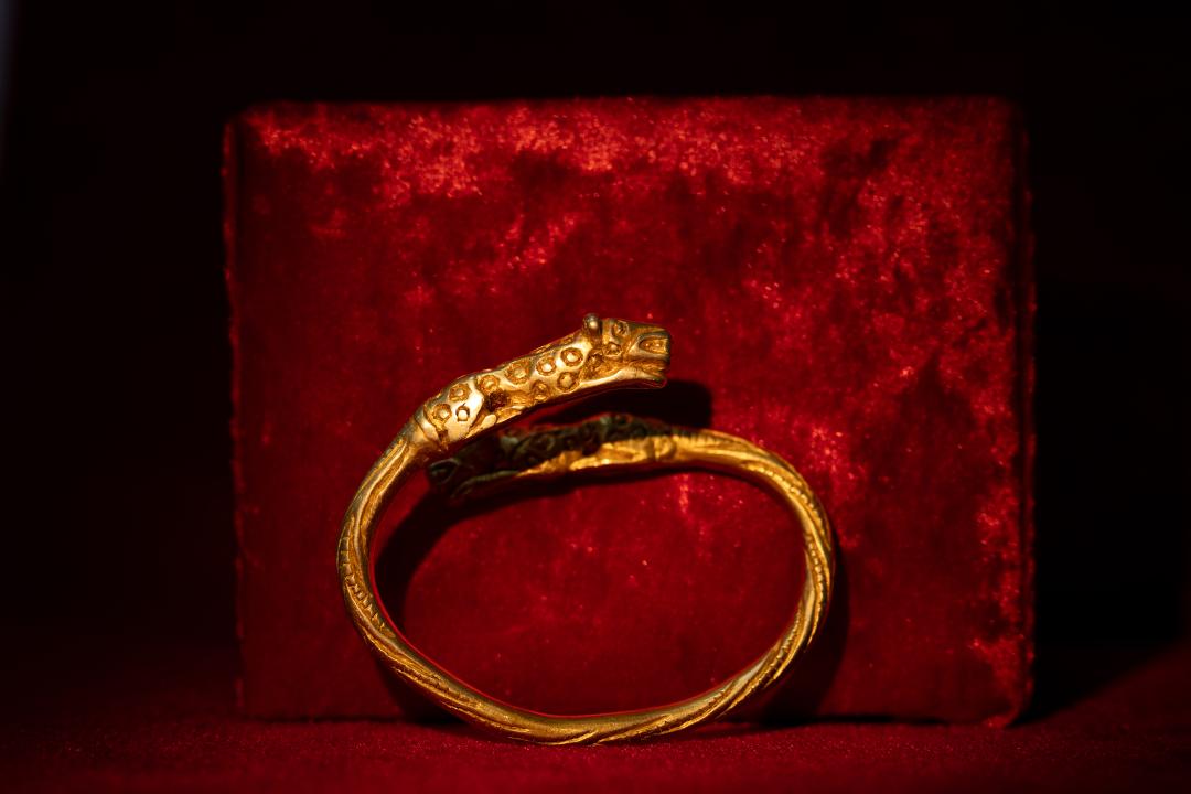 Золото сарматов найдено в Казахстане. Археологи обнаружили 1000 артефактов в древнем кургане