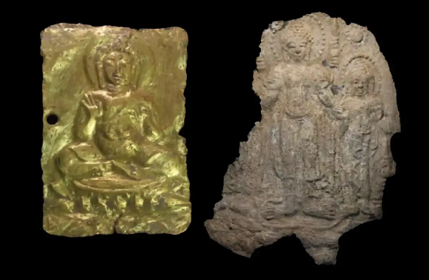 Сидящий Будда. Уникальную пластину в коллекции древних сокровищ обнаружили археологи