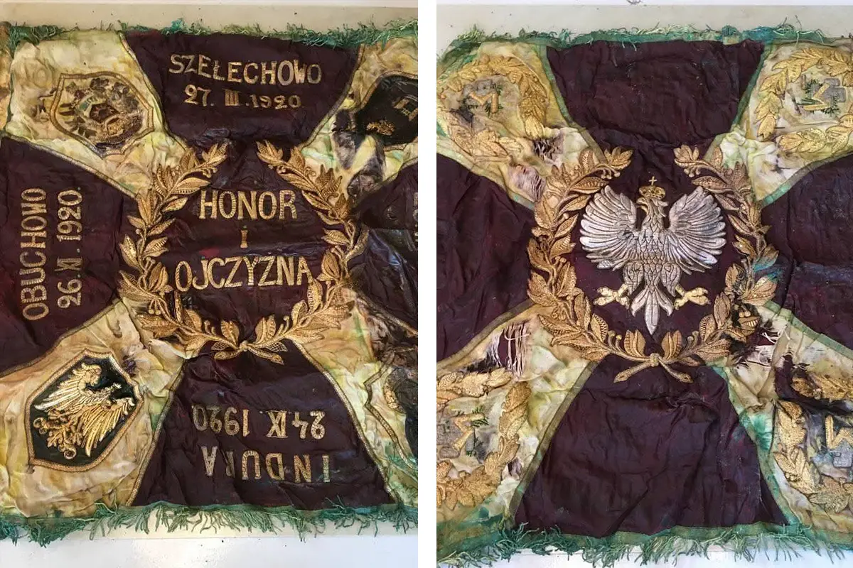 В лесу случайно нашли знамя Первой мировой. Оно было тайно зарыто и его искали 65 лет.