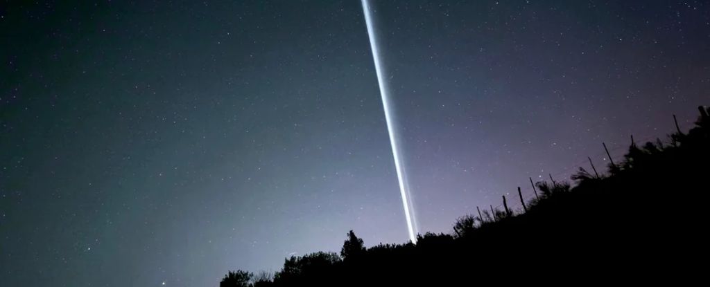 Таинственная полоса света над США. Ученые в замешательстве.