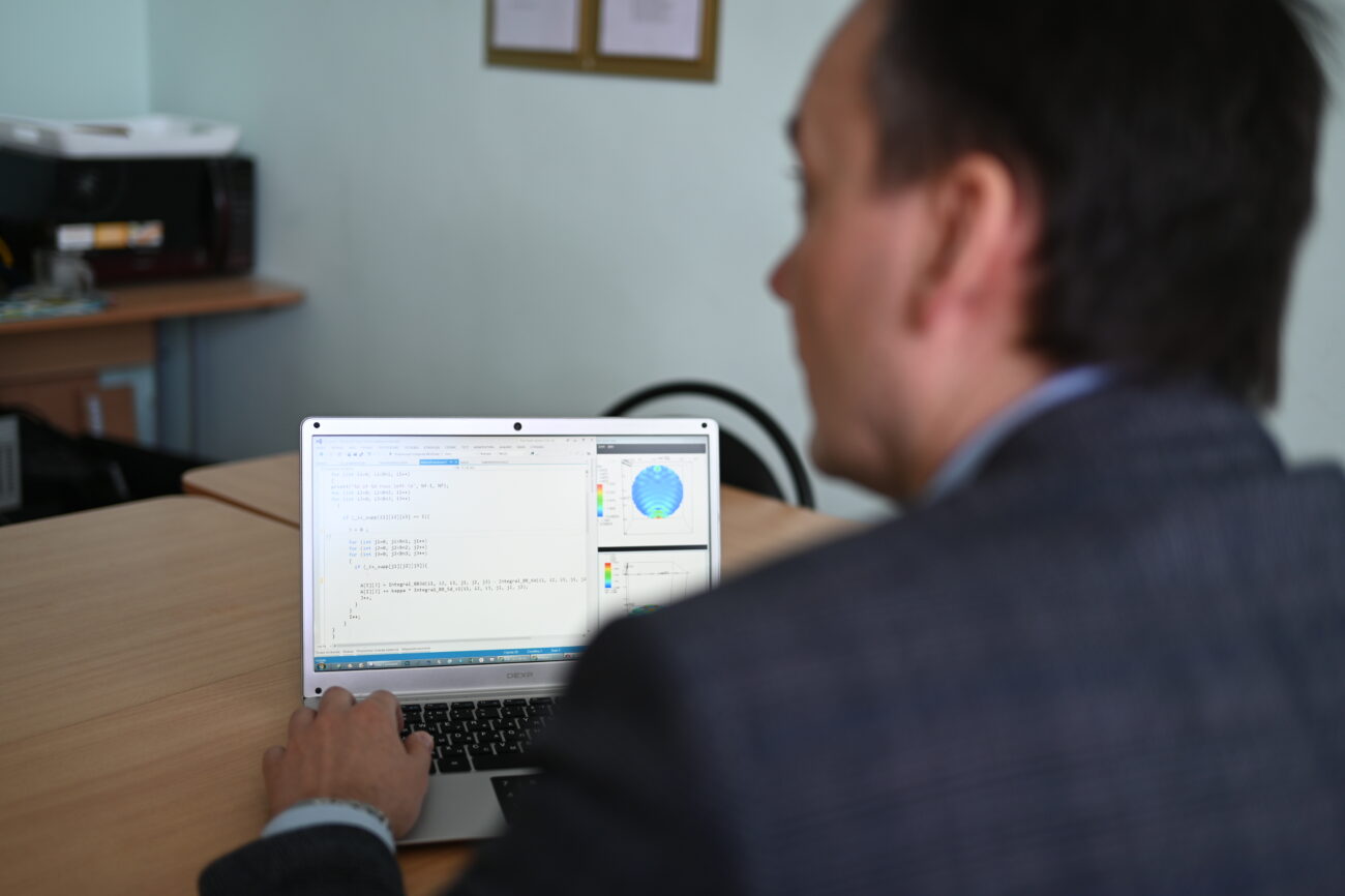 Умные антенны будущего: в ПГУ разработали вычислительный комплекс для моделирования печатных плат из новых материалов