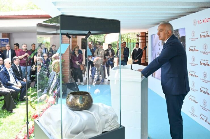 «Нет равных». В уникальной деревянной гробнице была захоронена особа царского происхождения