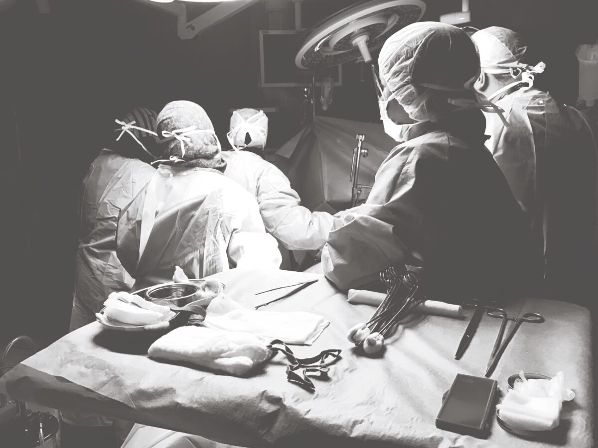 Первые шаги трансплантологии. Как пересадка почки изменила медицину в 1950 году