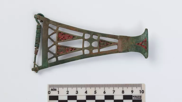 Древнее городище. В Тульской области обнаружены два уникальных клада середины III века