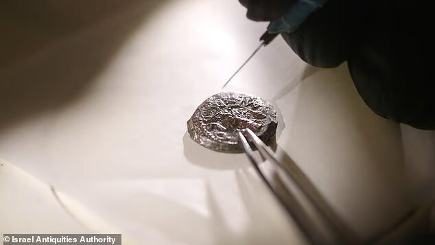 Таинственная находка в сердце Иерусалима. Монета, предсказанная Евангелием.