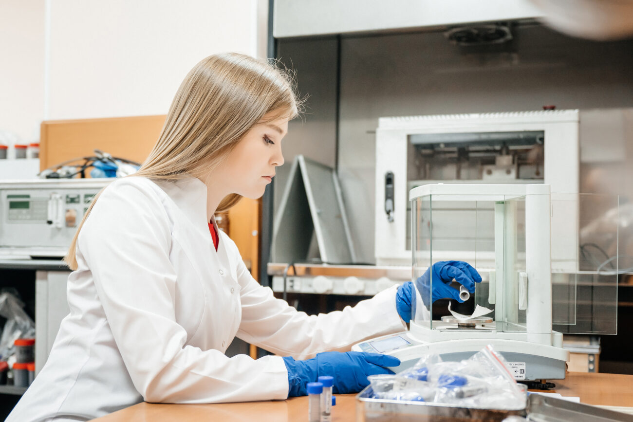 Ученые ТПУ удешевили синтез гексаборида лантана — материала для электронных микроскопов и космических двигателей