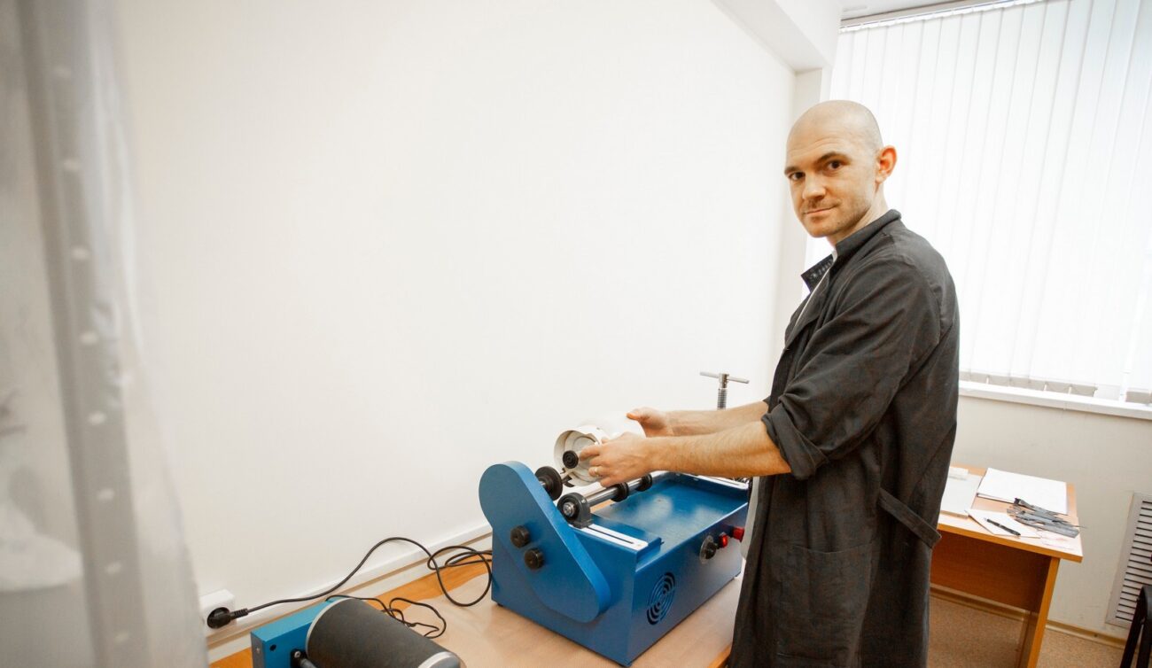 Оптимальный состав компонентов. Томские ученые создали новый композит с широкой полосой радиопоглощения