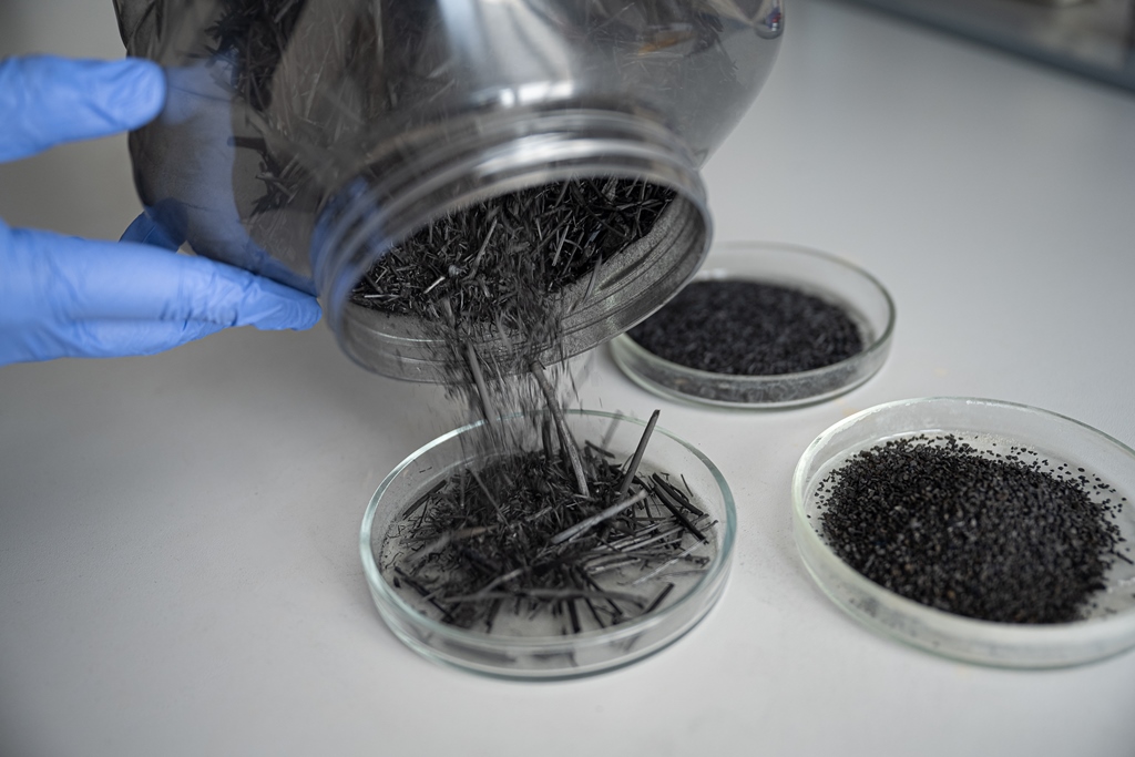 Ученые получили первые образцы органического удобрения. Им стал биоуголь из луговых трав