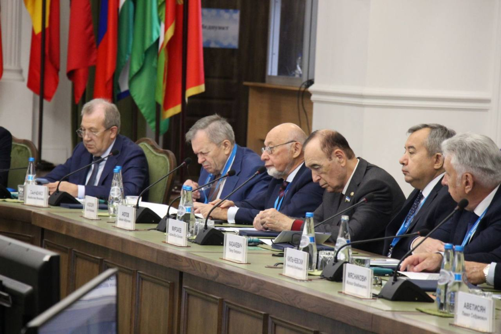 Академики РАН приняли участие в 38-м заседании Совета Международной ассоциации академий наук