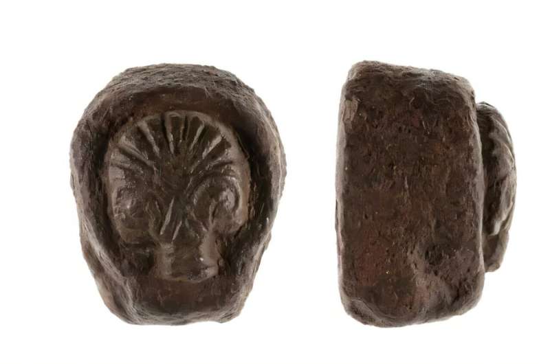 Как мотив пальметты превратился из символа элитного статуса в королевскую эмблему в Иудее железного века