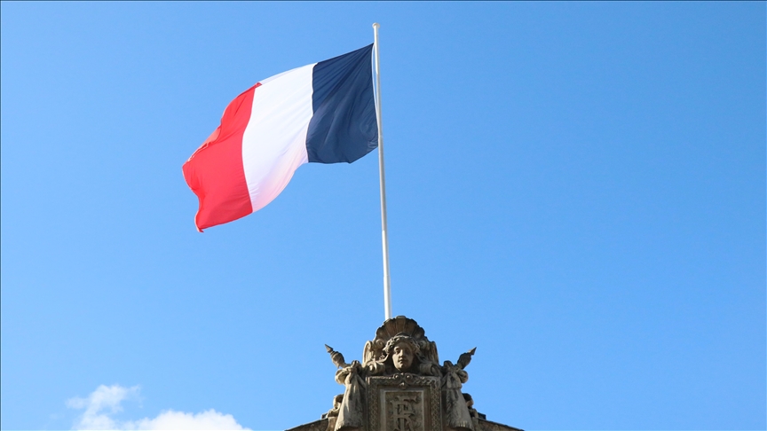 Китайская ваза и 2 тарелки. Исторические артефакты стоимостью 9,5 млн евро похищены из французского музея