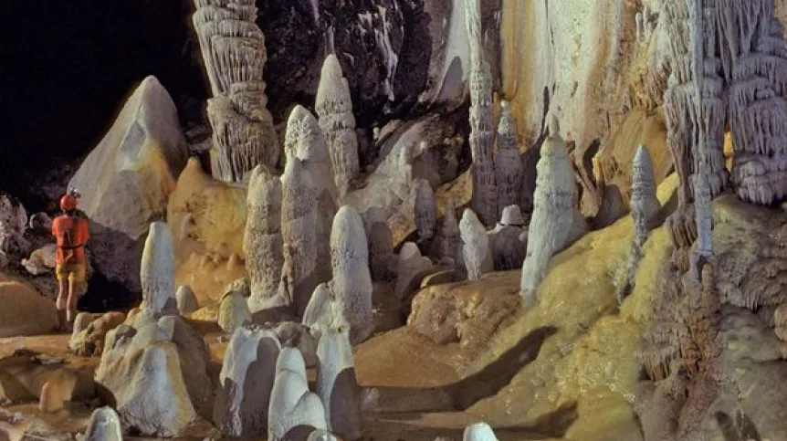 Природные изваяния. Польские исследователи вывели математическую формулу формы сталагмита