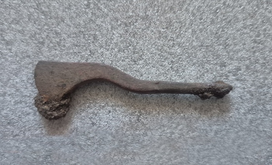 Хирургический инструмент для трепанации черепа. Обнаружен артефакт, датируемый IV-III веками до нашей эры