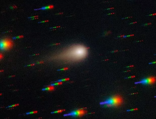 Межзвездной кометой 3I/ATLAS управляют извне? Астрофизик из Гарварда вновь бьет тревогу