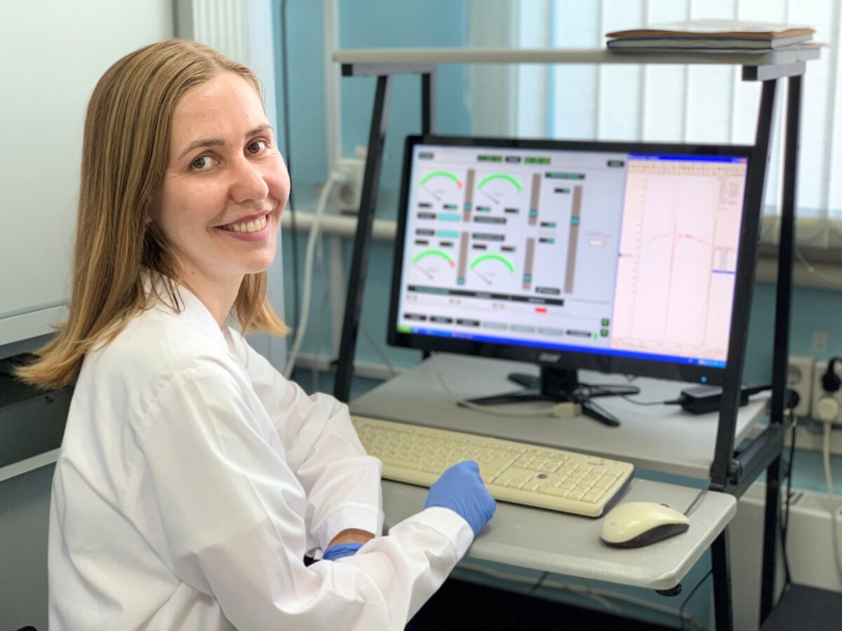 Эффективно и безопасно. Ученые нашли способ стерилизовать умные имплантаты бета-излучением