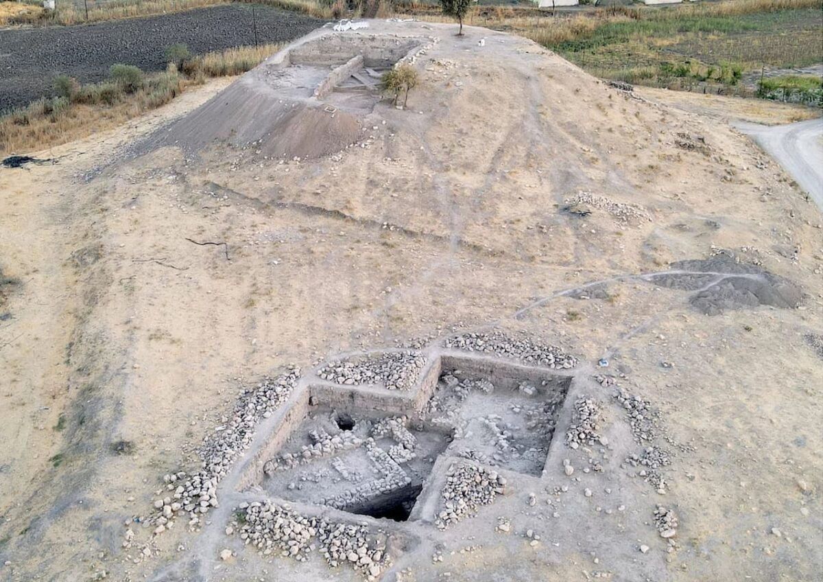 Первый городской центр человечества. О чем рассказали ученым фрагмент золотой серьги и древняя печать