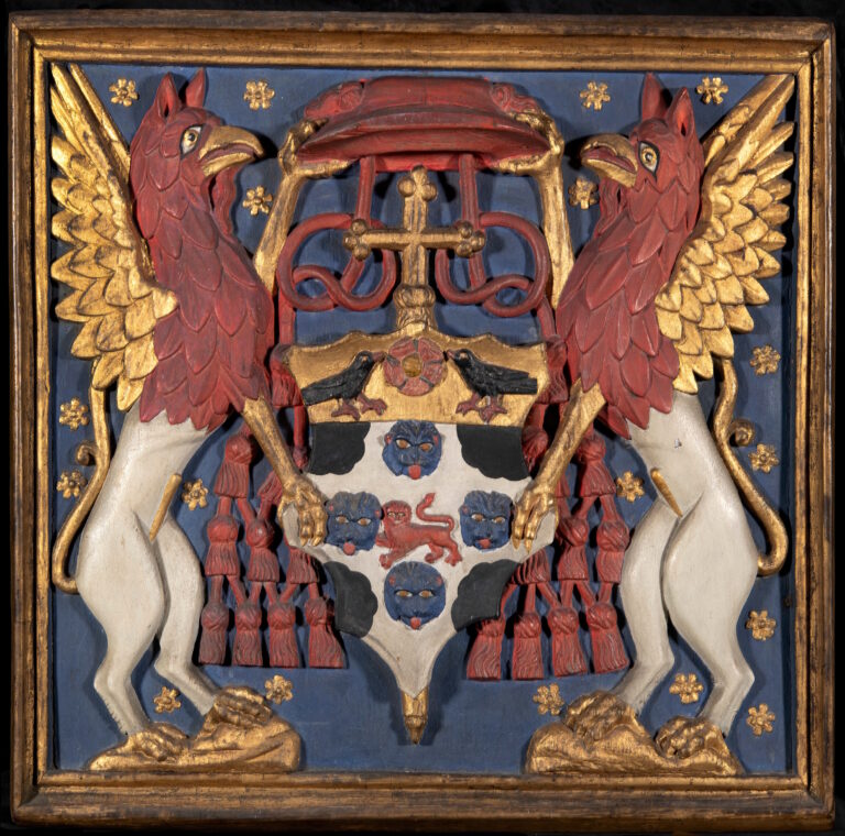 Единственный из известных. Идентифицирован деревянный герб кардинала