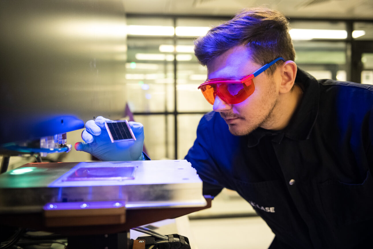 Микроинженерия в действии: российские ученые повысили ресурс печатных солнечных батарей