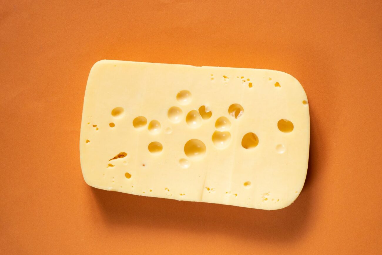 Учёные объяснили, как регулярное употребление сыра может снижать риск деменции