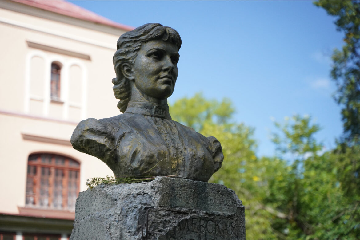 От дифференциальных уравнений к звёздам, день рождения великой женщины —математика: почему Софья Ковалевская сегодня в тренде