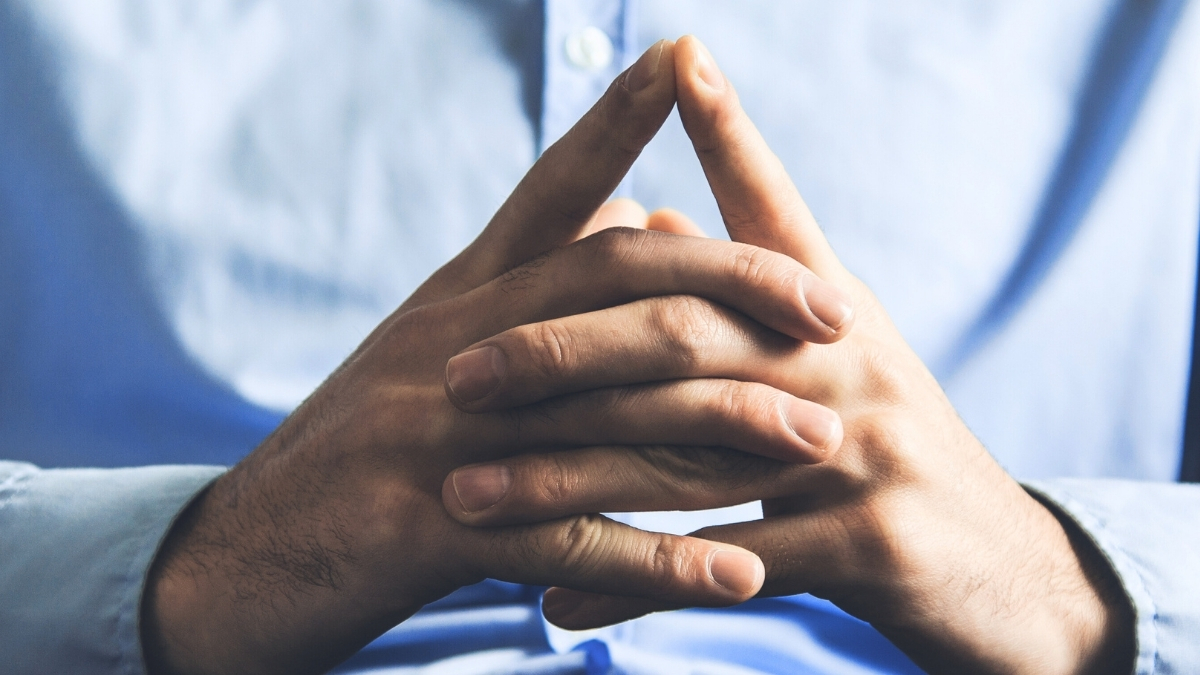 Жесты делают вас убедительнее: какие движения люди считают признаком компетентности