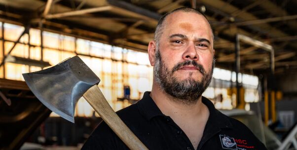 Оживший дровосек. В Австралии участник  соревнований по рубке дров пережил клинически смерть