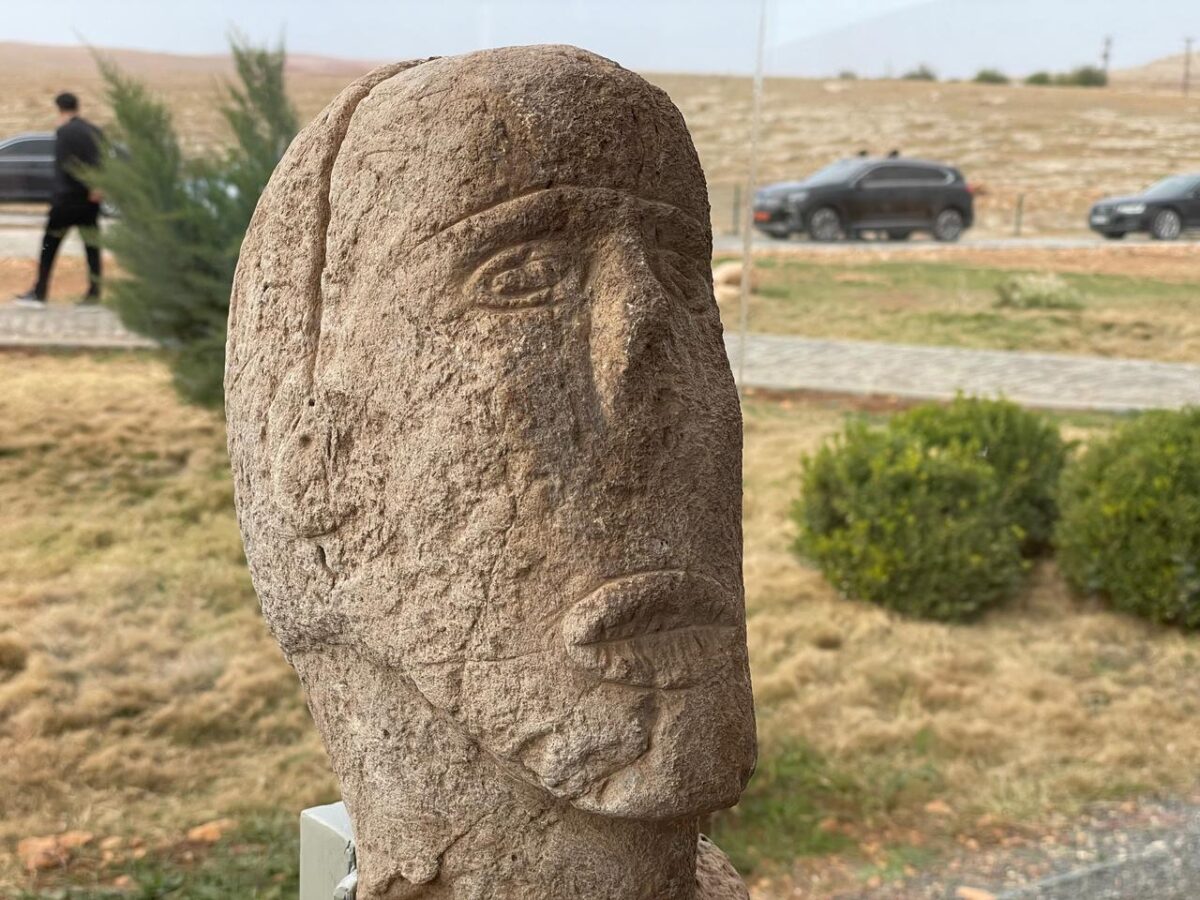 «Зашитый» рот на скульптуре из Сайбурча: новая загадка неолита