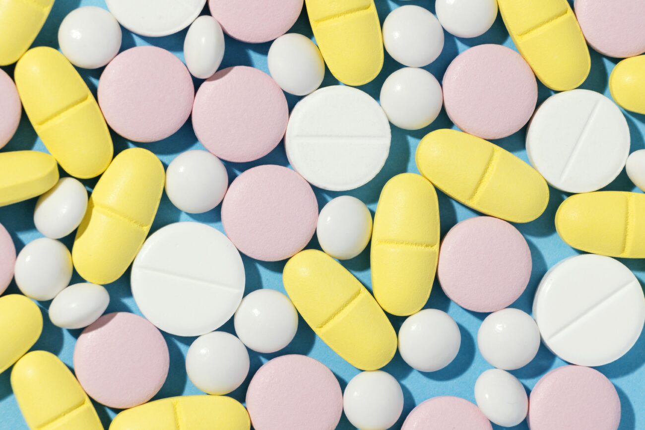 Убивают бактерии или подавляют их рост? Исследователи «рассортировали» антибиотики по эффективности