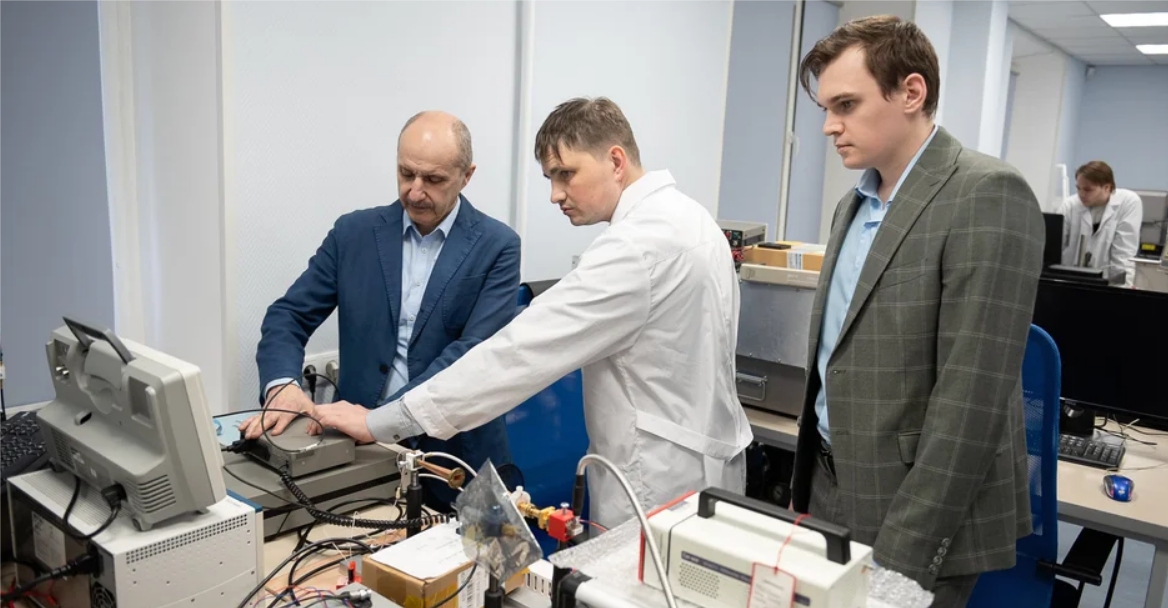 Погрешность вычислений снизилась в 3,7 раза. Ученые повысили точность анализа опасных газов в атмосфере