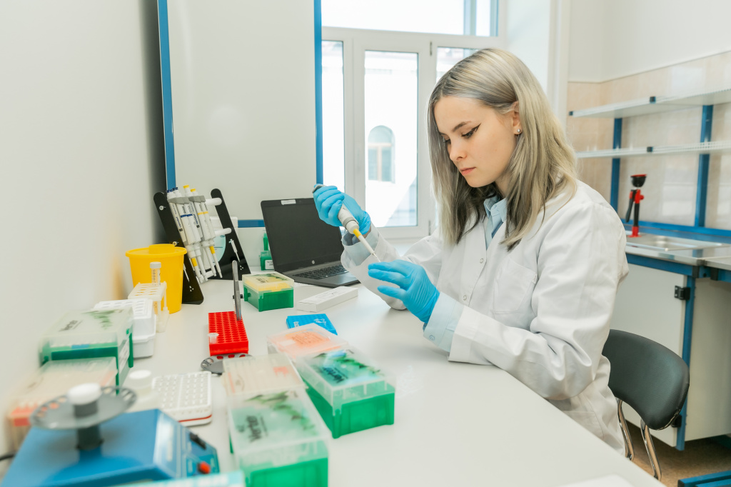 Ученые РАН выявили ключевые характеристики опухолевых клеток, влияющие на прогноз рака легкого