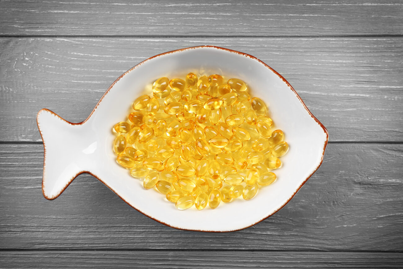 Ученые выяснили, риск какого тяжелого заболевания может снижать регулярный прием рыбьего жира