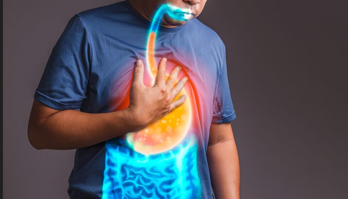 Изжога: не только от острой пищи. Врачи раскрыли неожиданные триггеры и назвали «разрешенные» продукты