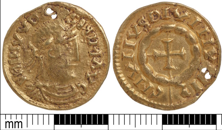 Золотой след воина: как монета-подвеска раскрыла исследователям путь викингов в Англии