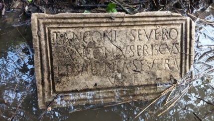Наследник по матери. Каменная плита из канала под Ливорно раскрыла редкую тайну семьи II века