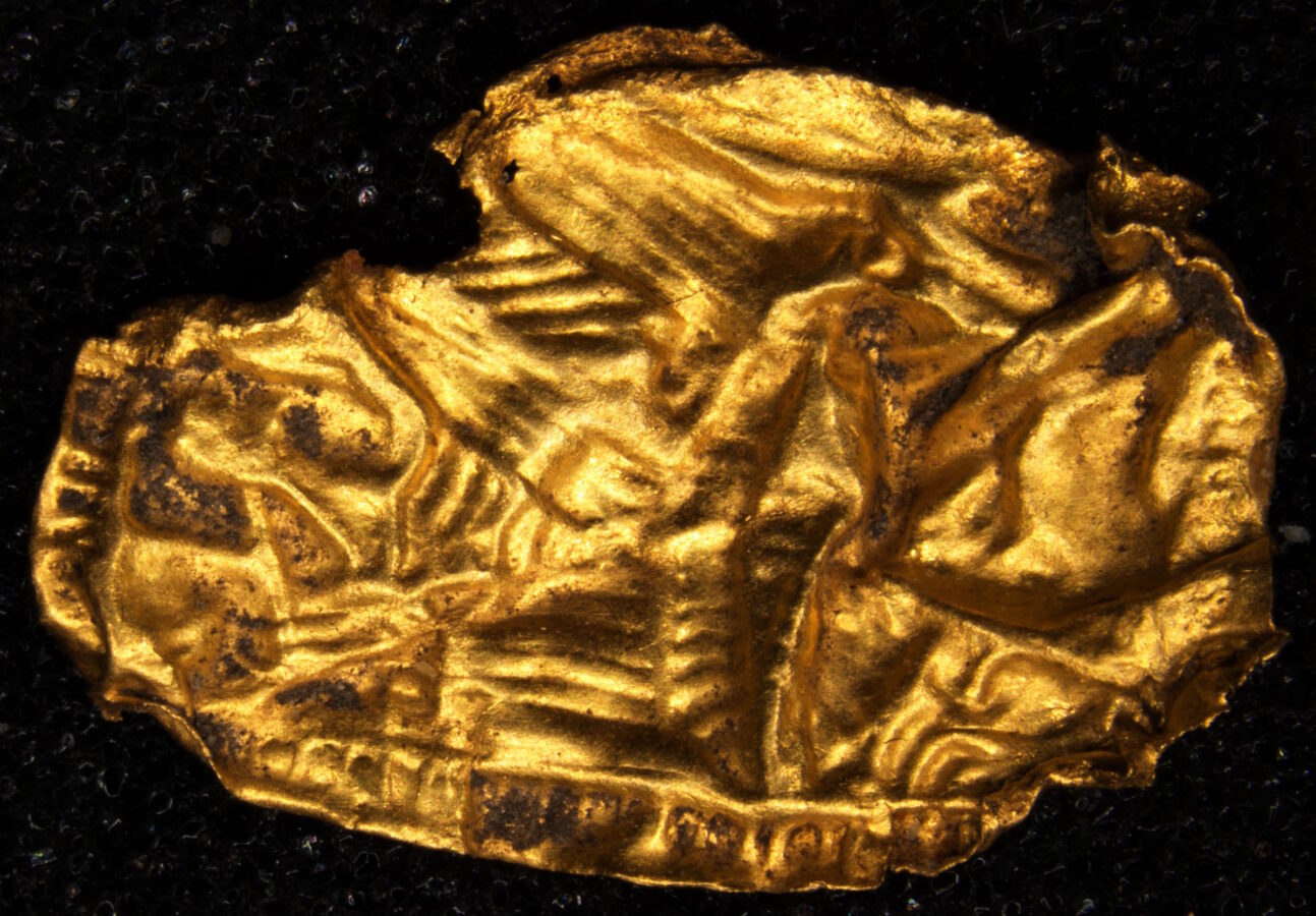 Золотой след железного века: в Норвегии спустя 127 лет нашли древний ритуальный артефакт