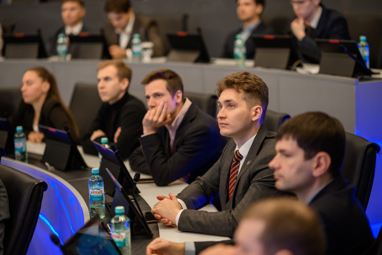 Школу для молодых ученых и организаторов науки от БФ «Система» и РАН запустили в Москве