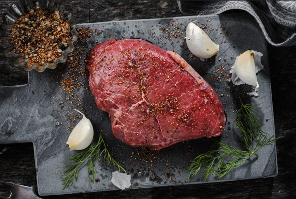 Сбросить вес и получить говядину: названа страна, где за похудение платят деликатесами