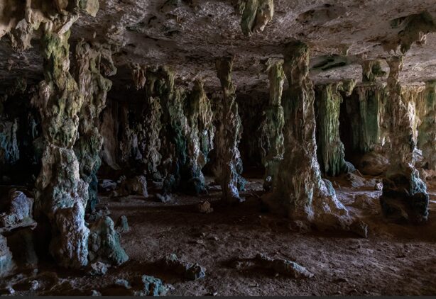 Тайная жизнь камней: как пещерные микробы выдают свои секреты в полевых условиях