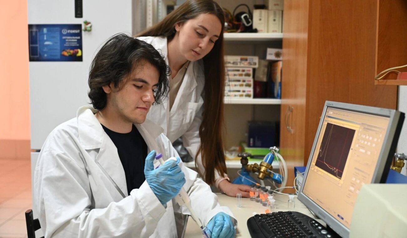 Ультрафиолет и пучки электронов полностью очистили воду от опасного промышленного красителя всего за полчаса