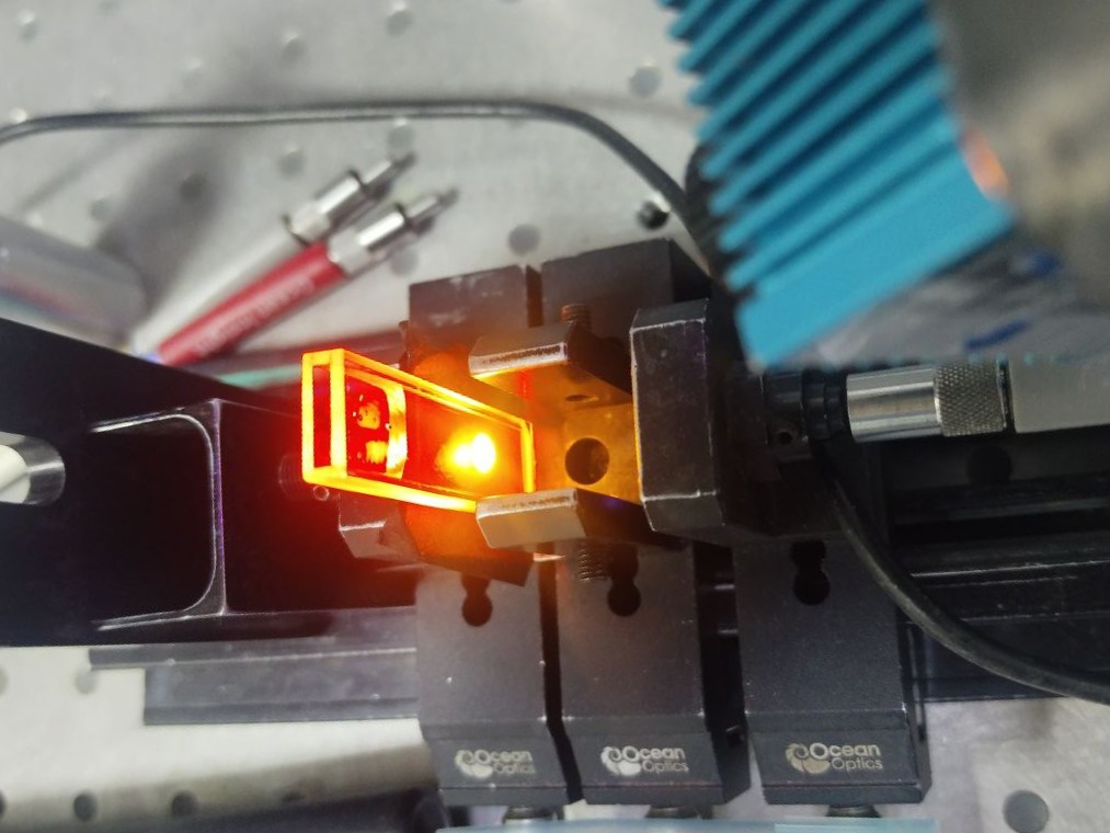 Российская разработка: портативный «жидкий свет» заменит дорогие лаборатории по проверке молока на антибиотики