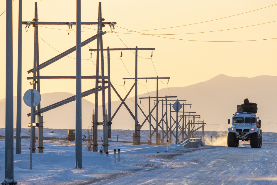 Вихри и вибрация: исследователи раскрыли секрет колебаний цилиндров, который изменит ветроэнергетику