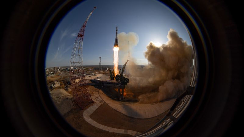 Успейте в полет! Роскосмос начал прием заявок в отряд космонавтов через «Госуслуги»