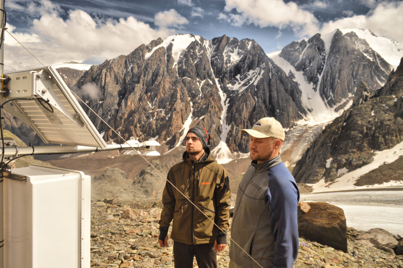 Глобальное таяние ледников ускорилось в 3 раза: ученые узнали, сколько бассейнов ежедневно «утекают» в океан