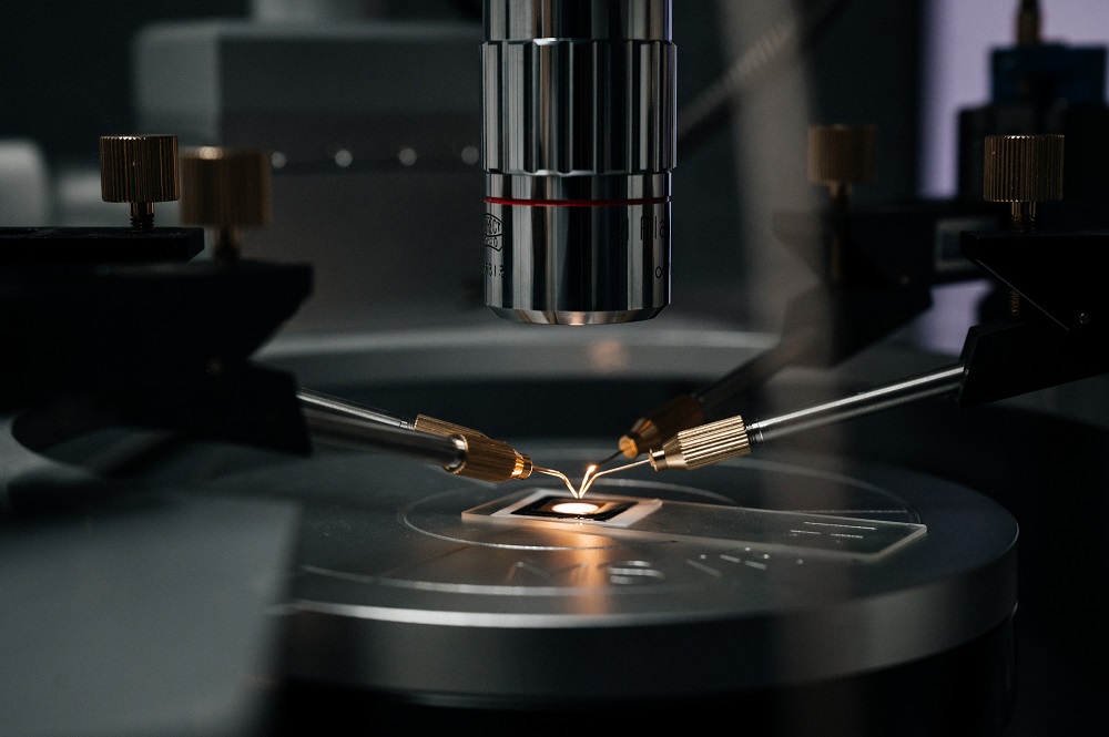 Создана гибкая батарея, которая не боится экстремальных температур. Она может питать умные часы и медицинские датчики