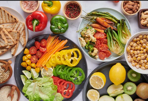 После белка настала очередь клетчатки: как вирусные тренды из соцсетей меняют питание и что об этом думают диетологи