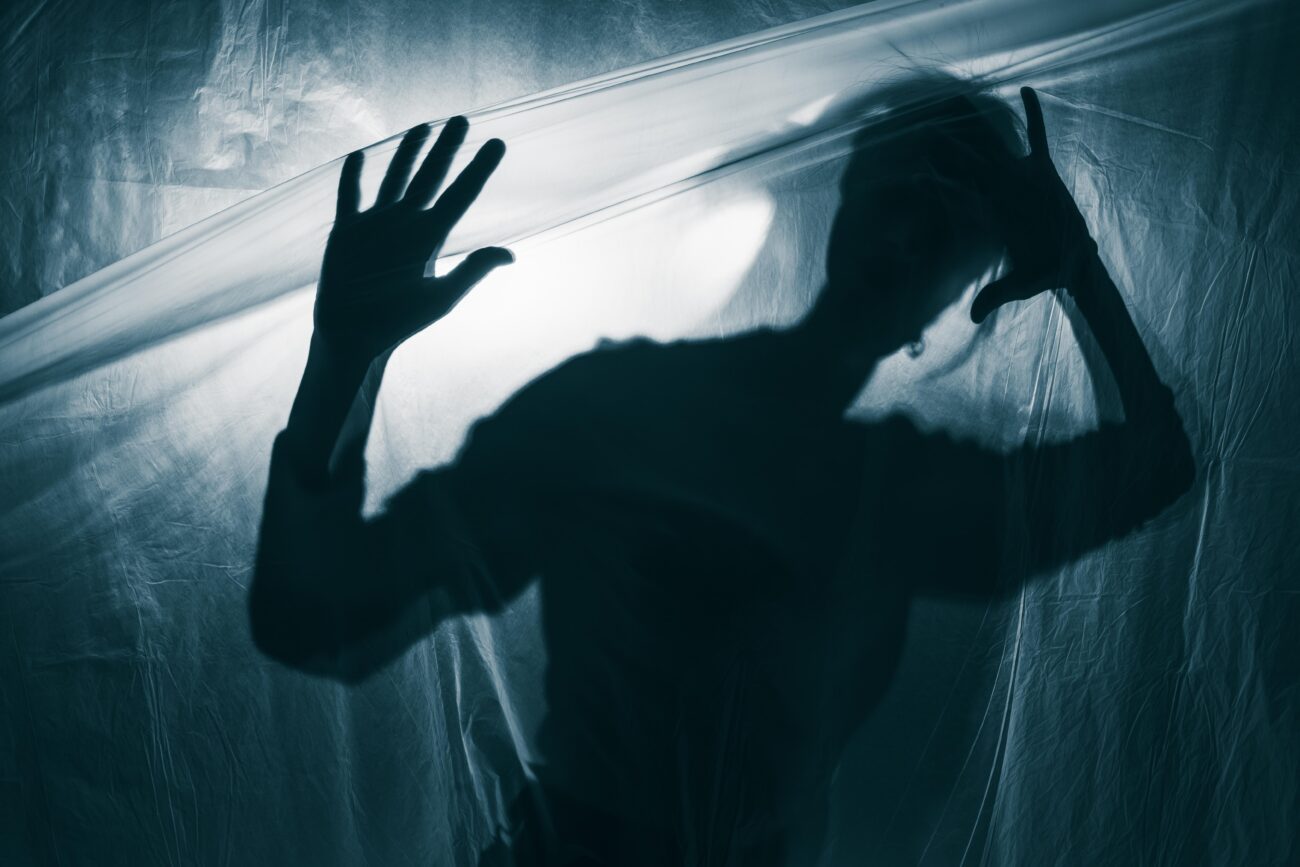 Почему в подвалах старых домов становится не по себе и мерещатся призраки? Ученые нашли невидимого виновника