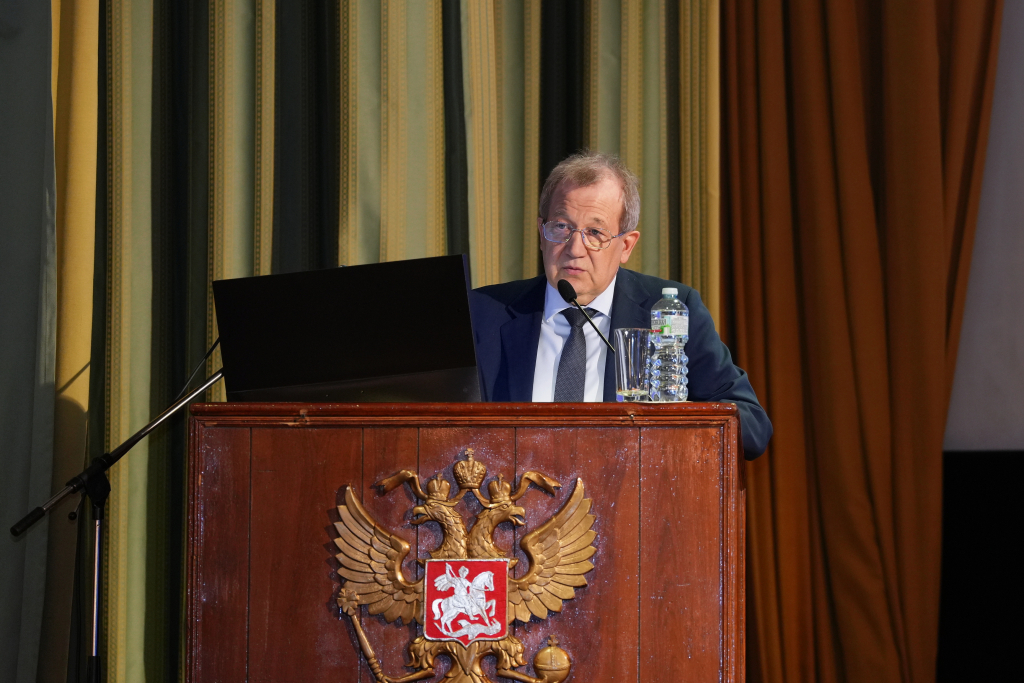 Глава РАН Геннадий Красников о школьных годах: и десяти лет достаточно, но все зависит от поставленных задач