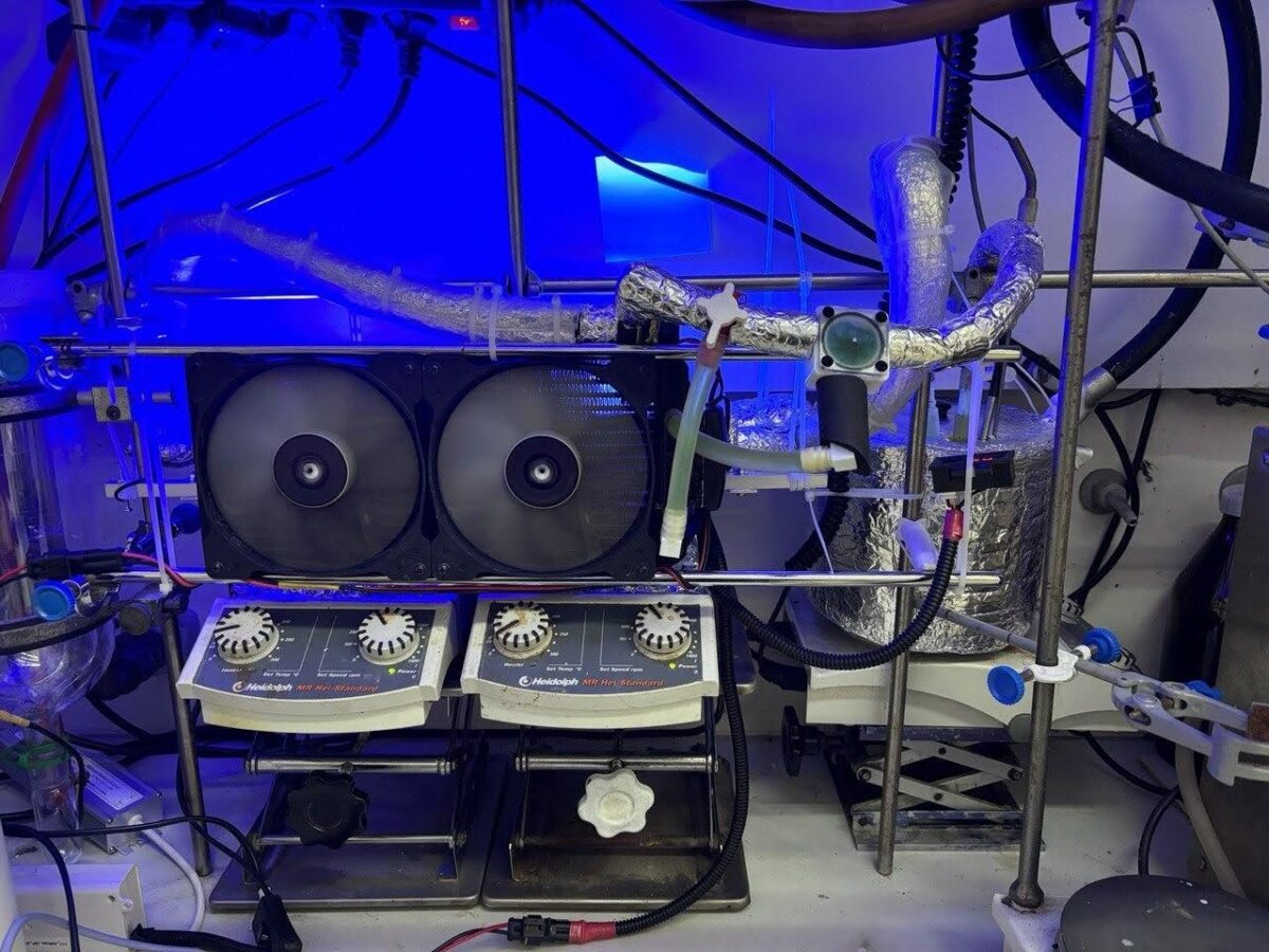 Тайный саботаж в лаборатории: почему светодиоды портят химические эксперименты 